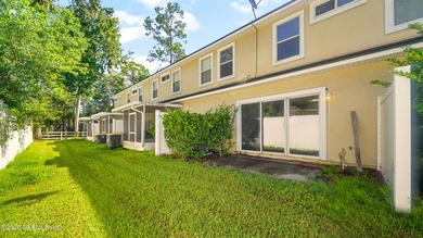 Welcome to this move-in ready townhome in Timmermans Walk! This - photo 32