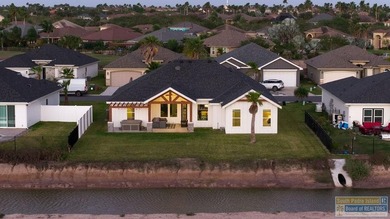 YOUR LUXURY RETREAT AWAITS - MOTIVATED SELLERS! Experience - photo 35