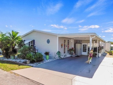 Lake Home For Sale in Zephyrhills, Florida