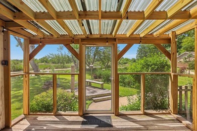 ***Three Buildings, Over an Acre, & 400+ Feet of Waterfront - photo 10