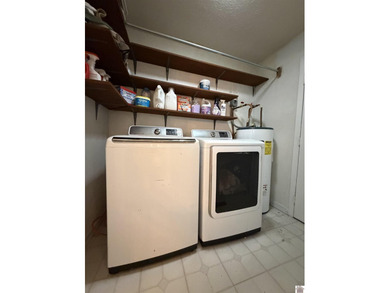 Welcome to this beautiful 3 bed 2 bath home located on a corner - photo 15