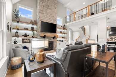 Immaculate custom-built masterpiece, with primary suite on main - photo 10