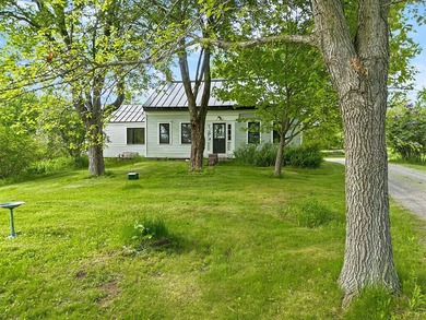 Welcome to a property that embodies everything people love about - photo 2