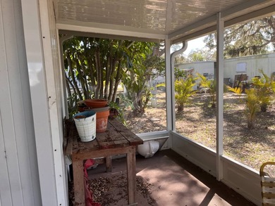 LOCATION, LOCATION, LOCATION ! Corner lot 2bedroom 2 bath - photo 6