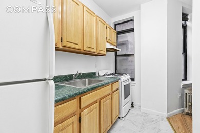 **First Showings Tuesday July 7th 5PM to 6PM** - Cash only, no - photo 3