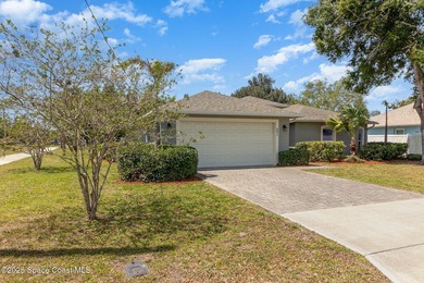 Practically NEW and MOVE IN READY NOW, this 4 BEDROOM, 2 Bath, 2 - photo 3