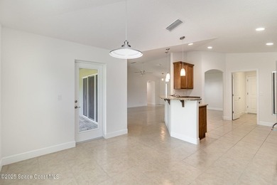 Practically NEW and MOVE IN READY NOW, this 4 BEDROOM, 2 Bath, 2 - photo 8