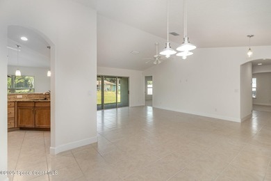 Practically NEW and MOVE IN READY NOW, this 4 BEDROOM, 2 Bath, 2 - photo 10