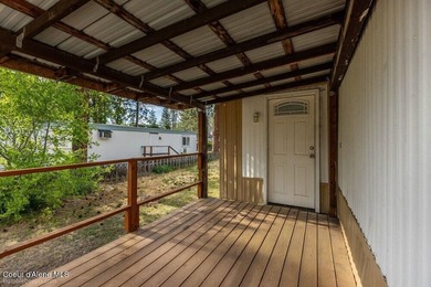 Beautifully remodeled and completely move in ready 3 bed, 2 bath - photo 2