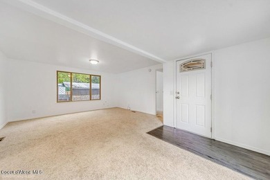 Beautifully remodeled and completely move in ready 3 bed, 2 bath - photo 4