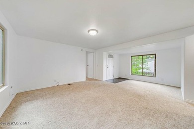 Beautifully remodeled and completely move in ready 3 bed, 2 bath - photo 8