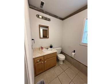 lWest Side Location! Well maintained 3BR, 1BA, 1 Half bath, 2 - photo 11