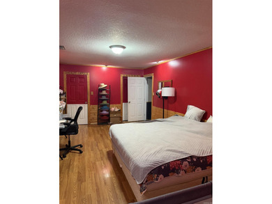 lWest Side Location! Well maintained 3BR, 1BA, 1 Half bath, 2 - photo 12