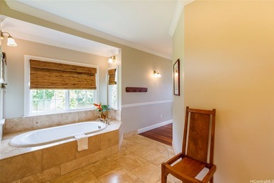 Classic Elegance on an ACRE+. Nestled in the cool & quiet - photo 12