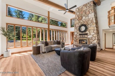 Your North Idaho dream! Renovated 5 bed, 3 bath home on 2+ - photo 3