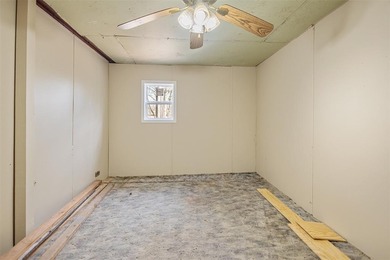 Well maintained 3 bedroom, 2 bath home situated on three - photo 13