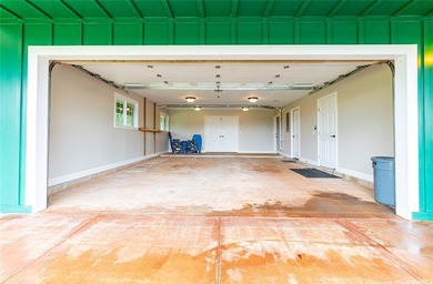 Classic Elegance on an ACRE+. Nestled in the cool & quiet - photo 14