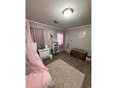 lWest Side Location! Well maintained 3BR, 1BA, 1 Half bath, 2 - photo 17