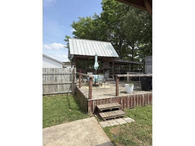 lWest Side Location! Well maintained 3BR, 1BA, 1 Half bath, 2 - photo 21