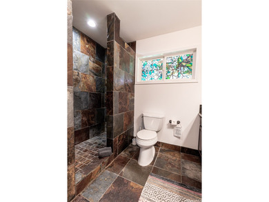 Classic Elegance on an ACRE+. Nestled in the cool & quiet - photo 21
