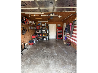 lWest Side Location! Well maintained 3BR, 1BA, 1 Half bath, 2 - photo 22
