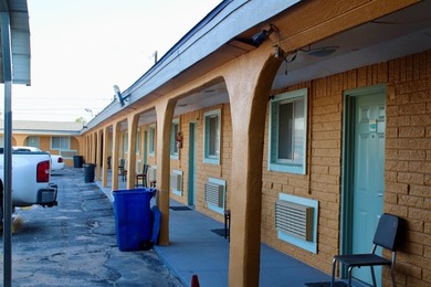 This Budget Inn has 17 bedrooms ready to for the next traveler