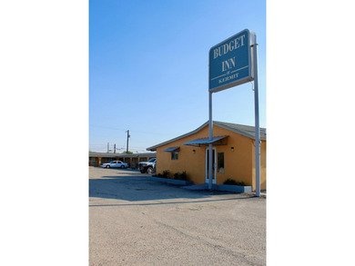 This Budget Inn has 17 bedrooms ready to for the next traveler