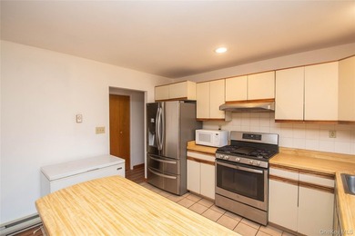 Tucked away on a nice corner lot in a quiet area of Forestburgh - photo 11