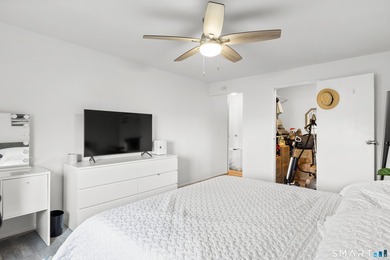 Spacious and updated third floor ranch style condominium. Large - photo 15