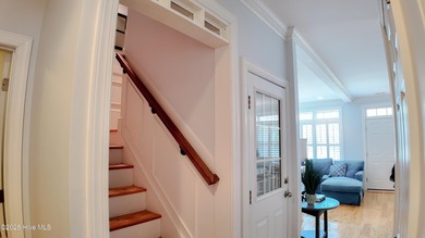 Home is located on a quiet street with room between neighbors - photo 20