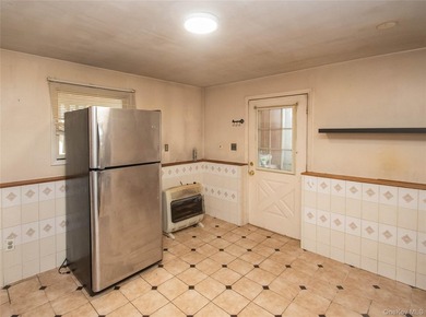 Tucked away on a nice corner lot in a quiet area of Forestburgh - photo 27