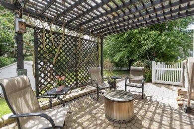 Welcome to this beautifully maintained Colonial located in the - photo 37