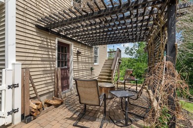 Welcome to this beautifully maintained Colonial located in the - photo 38