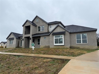 Joe Pool Lake Home For Sale in Grand Prairie Texas