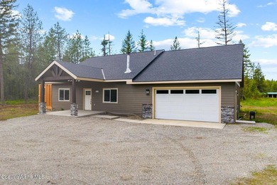 Open-concept home on 6.03 private, usable acres surrounded by - photo 1