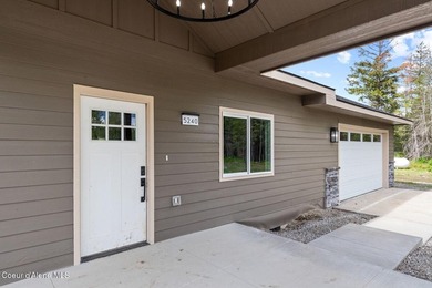Open-concept home on 6.03 private, usable acres surrounded by - photo 3