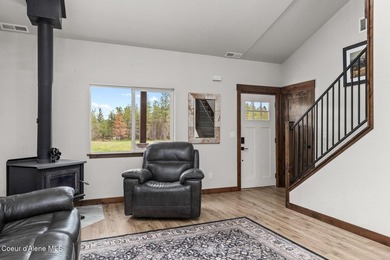 Open-concept home on 6.03 private, usable acres surrounded by - photo 6