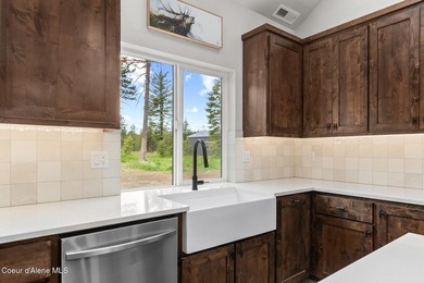 Open-concept home on 6.03 private, usable acres surrounded by - photo 9