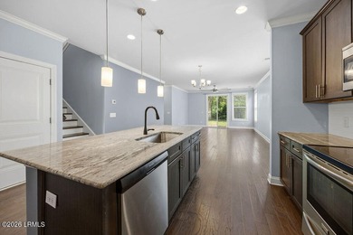 Welcome to Oyster Bluff on Lady's Island! This spacious - photo 11