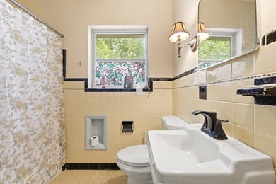 Are you searching for your next great investment? This 3 bedroom - photo 11