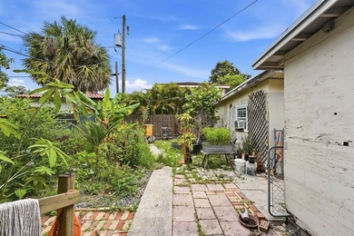 Are you searching for your next great investment? This 3 bedroom - photo 18