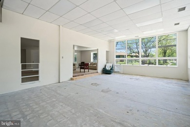 Standalone Professional Building with Private Parking in - photo 8