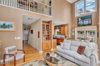 Lakeside views! 3,000 sq/ft of comfortable living space with 2 - photo 11