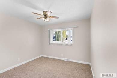 Welcome to peaceful country living! This charming 3 bedroom, 2 - photo 11