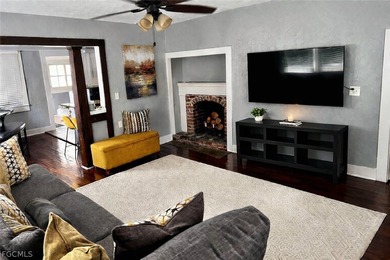 Welcome to The Hough House, a classic triplex full of old school - photo 12