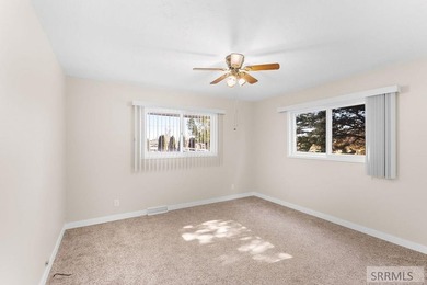 Welcome to peaceful country living! This charming 3 bedroom, 2 - photo 12