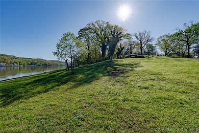 Extremely rare opportunity to acquire a lakefront point property - photo 13