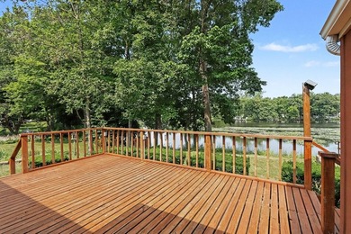 Meticulously maintained 2-bedroom, 1.5-bath waterfront home on - photo 18