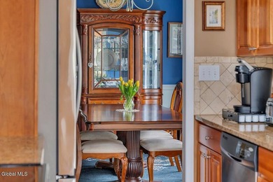 Lakeside views! 3,000 sq/ft of comfortable living space with 2 - photo 22