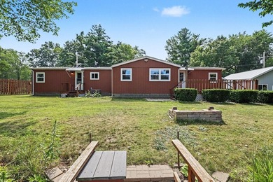 Meticulously maintained 2-bedroom, 1.5-bath waterfront home on - photo 23
